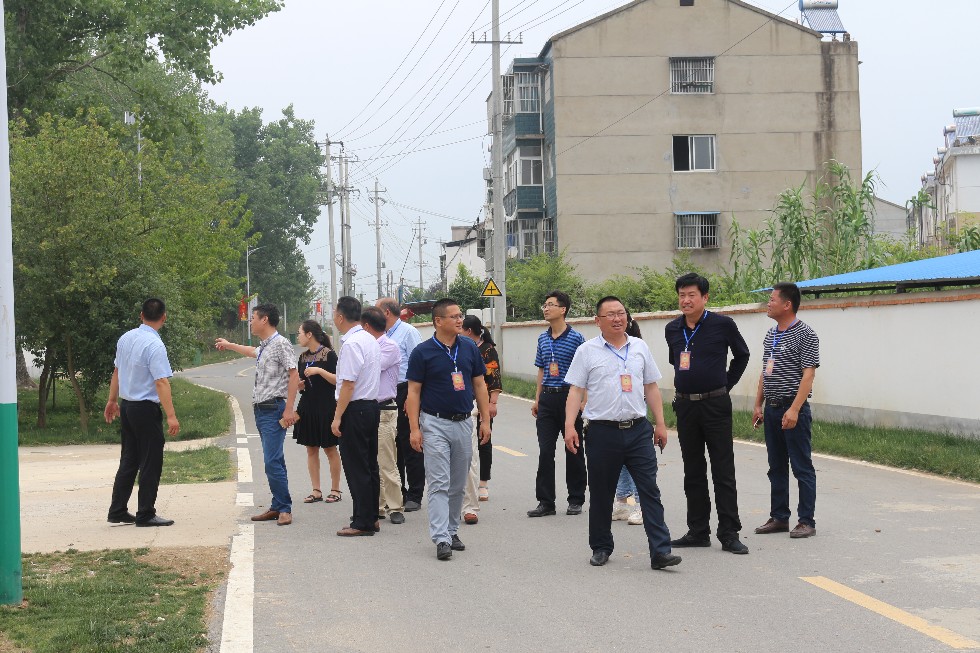 人居环境提升视察活动2.JPG