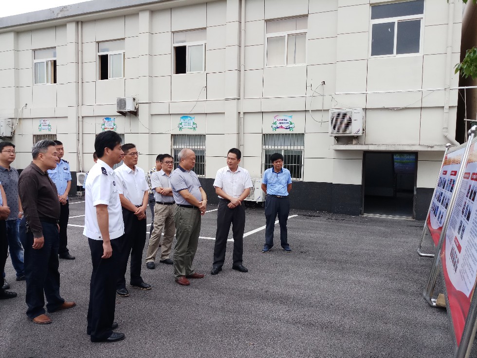 市人大主任王图强调研指导施集镇扫黑除恶专项斗争工作.jpg