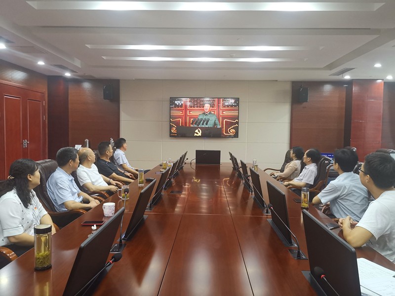 南谯区人大常委会组织机关全体干部收看七一庆祝大会.jpg