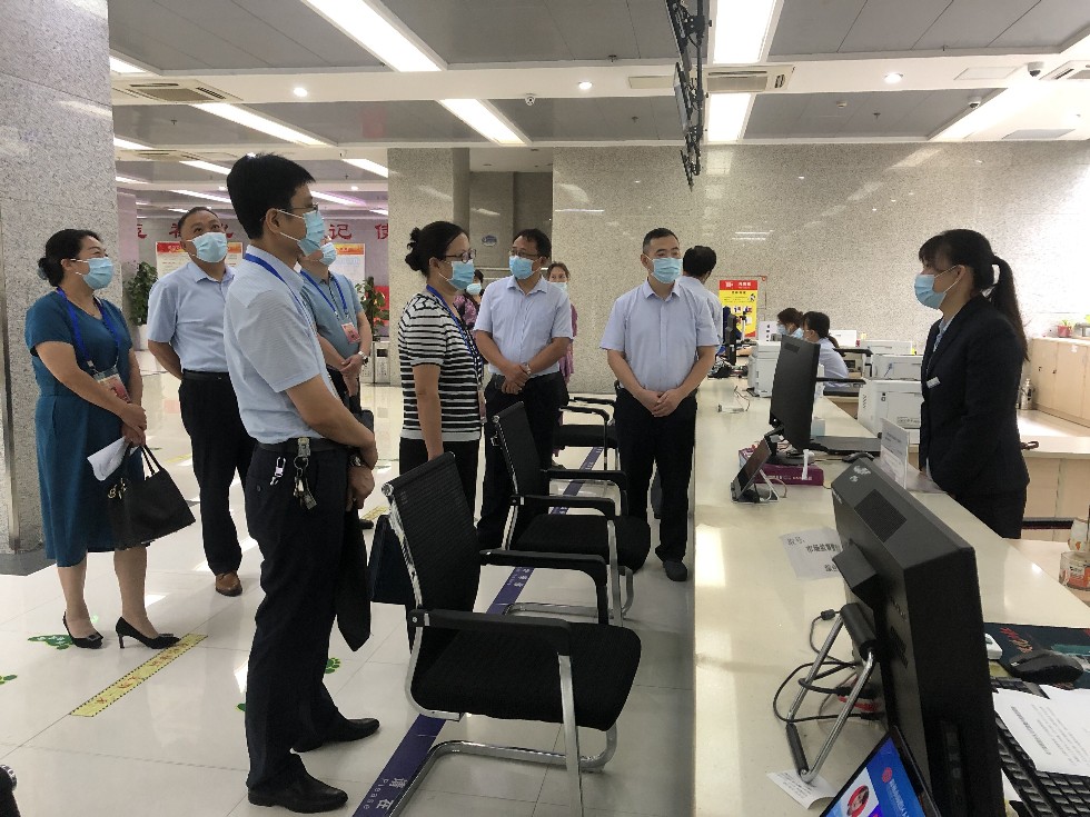 9月8日，南谯区人大常委会组织视察组对优化营商环境工作情况开展视察.jpg