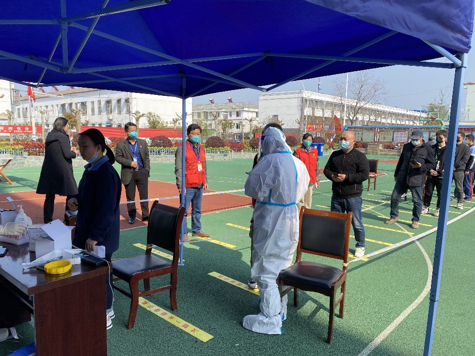 腰铺镇人大代表助力疫情防控.jpg