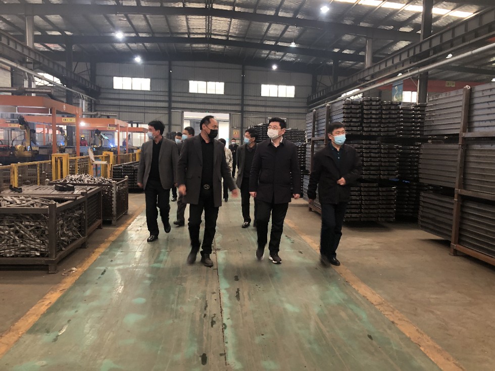 姚志到企业现场办公2.jpg