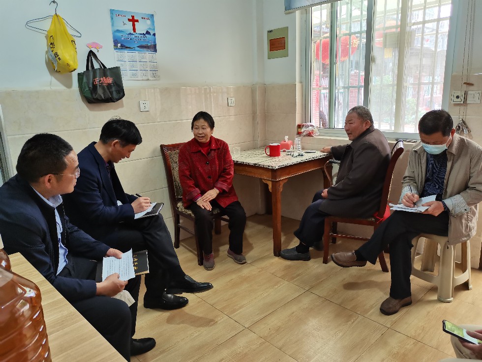 4.20王良仁一行到腰铺调研乡村振兴.jpg
