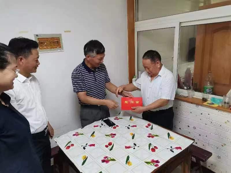 王良仁走访慰问优抚对象(1).jpg