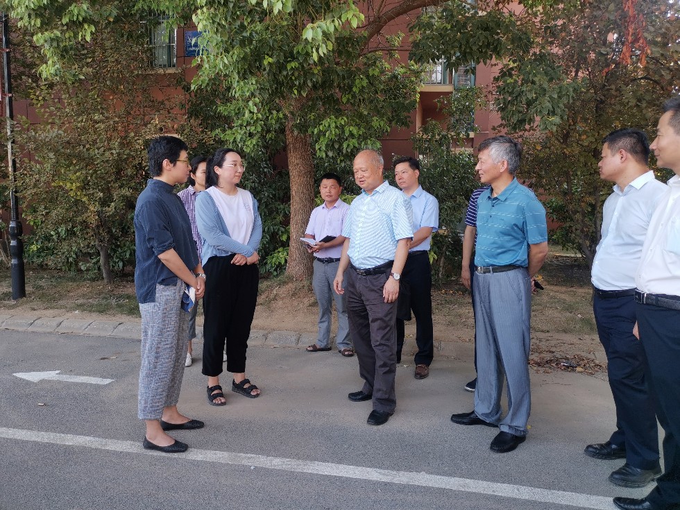 王图强深入龙蟠南苑社区开展文明创建督导检查.jpg