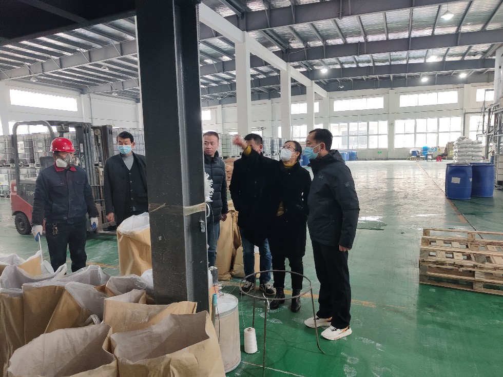 区人大常委会副主任付立新深入沙河镇开展企业帮扶2.jpg