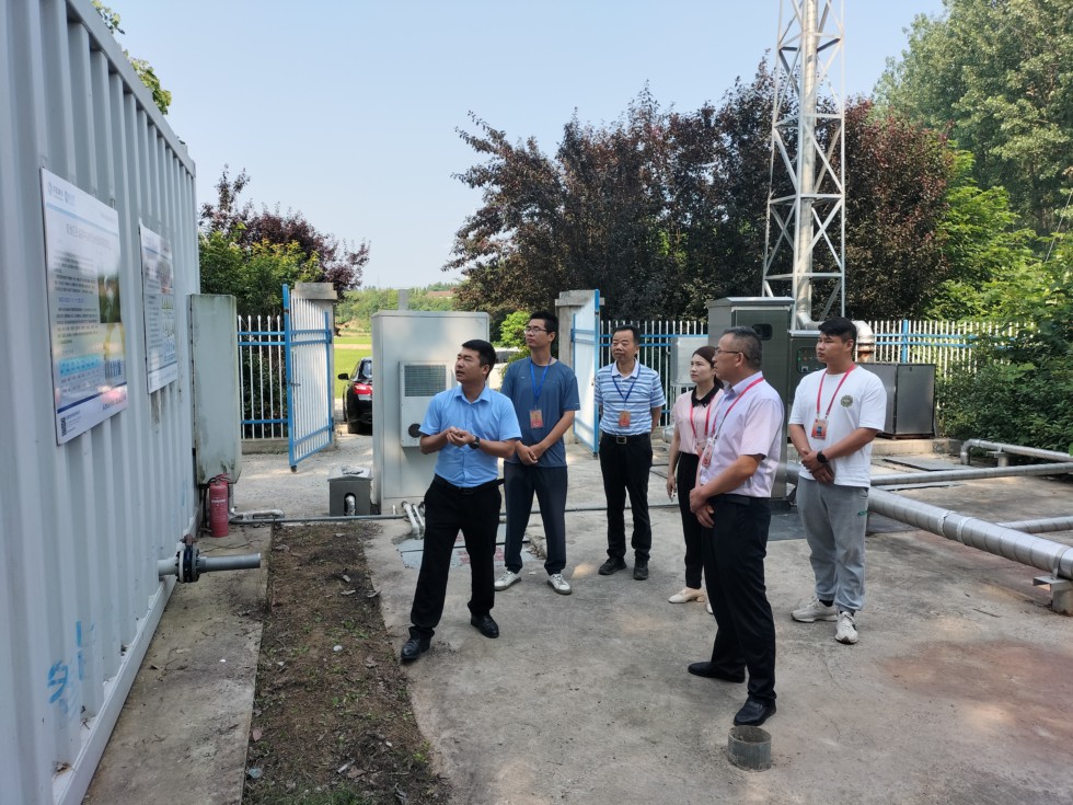 黄泥镇人大：视察污水处理厂 助力改善农村人居环境.jpg
